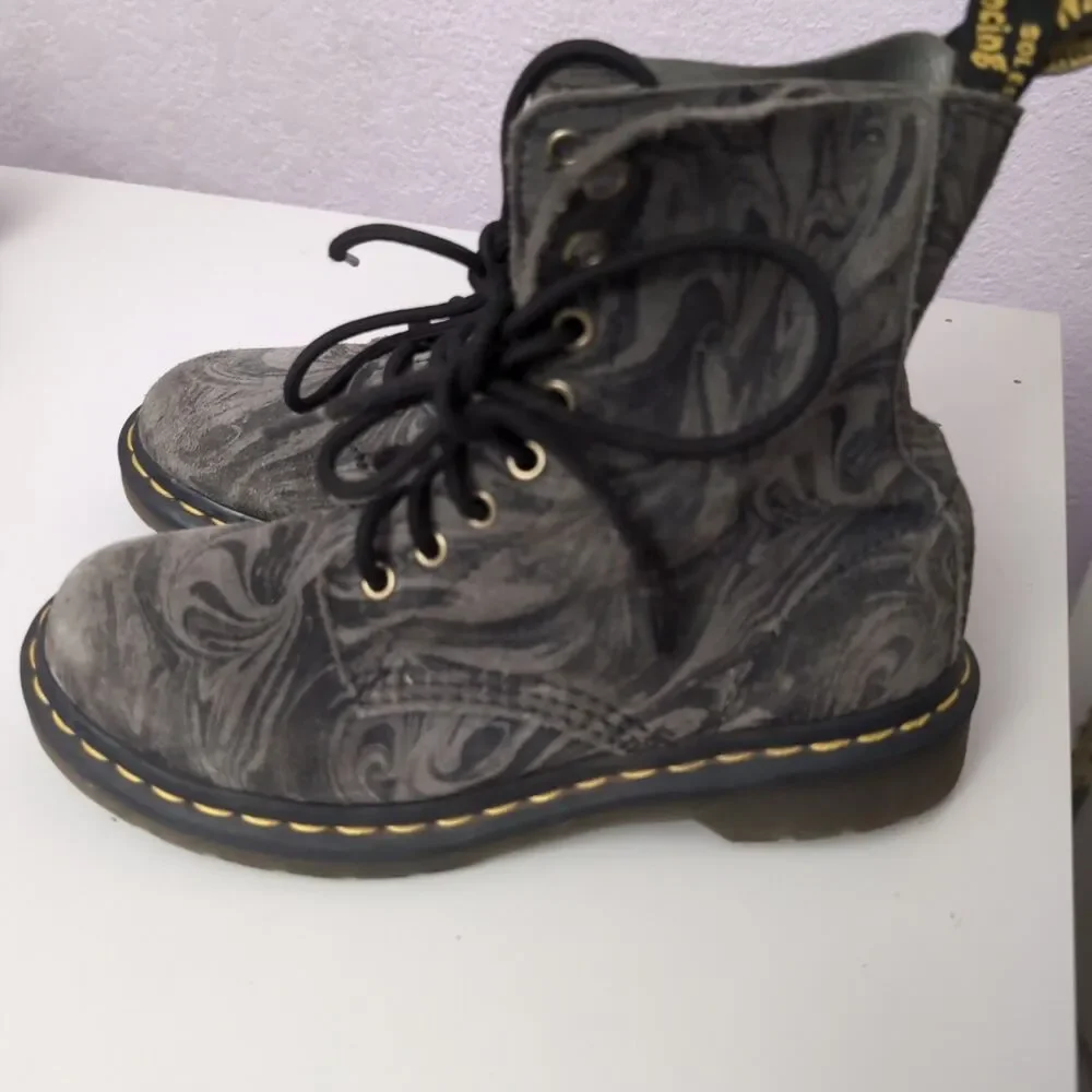 Dr. Martens pre owned